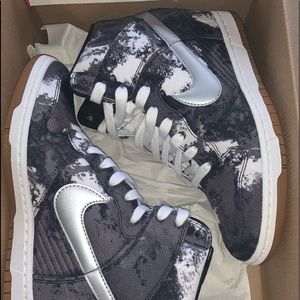 WMNS Dunks Sky Hi Print